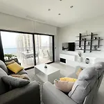 Sunset Waves 3 By United Renters Μπένιντορμ