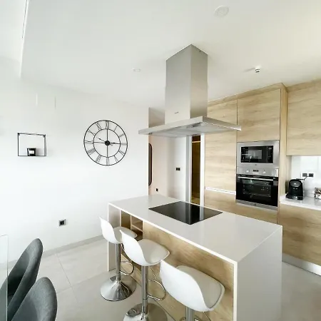 Sunset Waves 3 By United Renters Benidorm